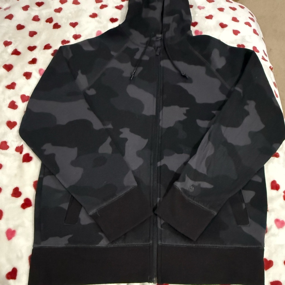 all in motion Kids Black & Gray Camo Zip Hoodie Sz M NWOT